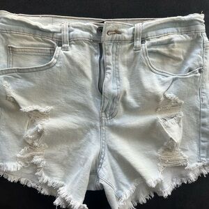 Kendall & Kylie Women, Distressed Jean-Shorts, light-Wash size 11/30 * run small
